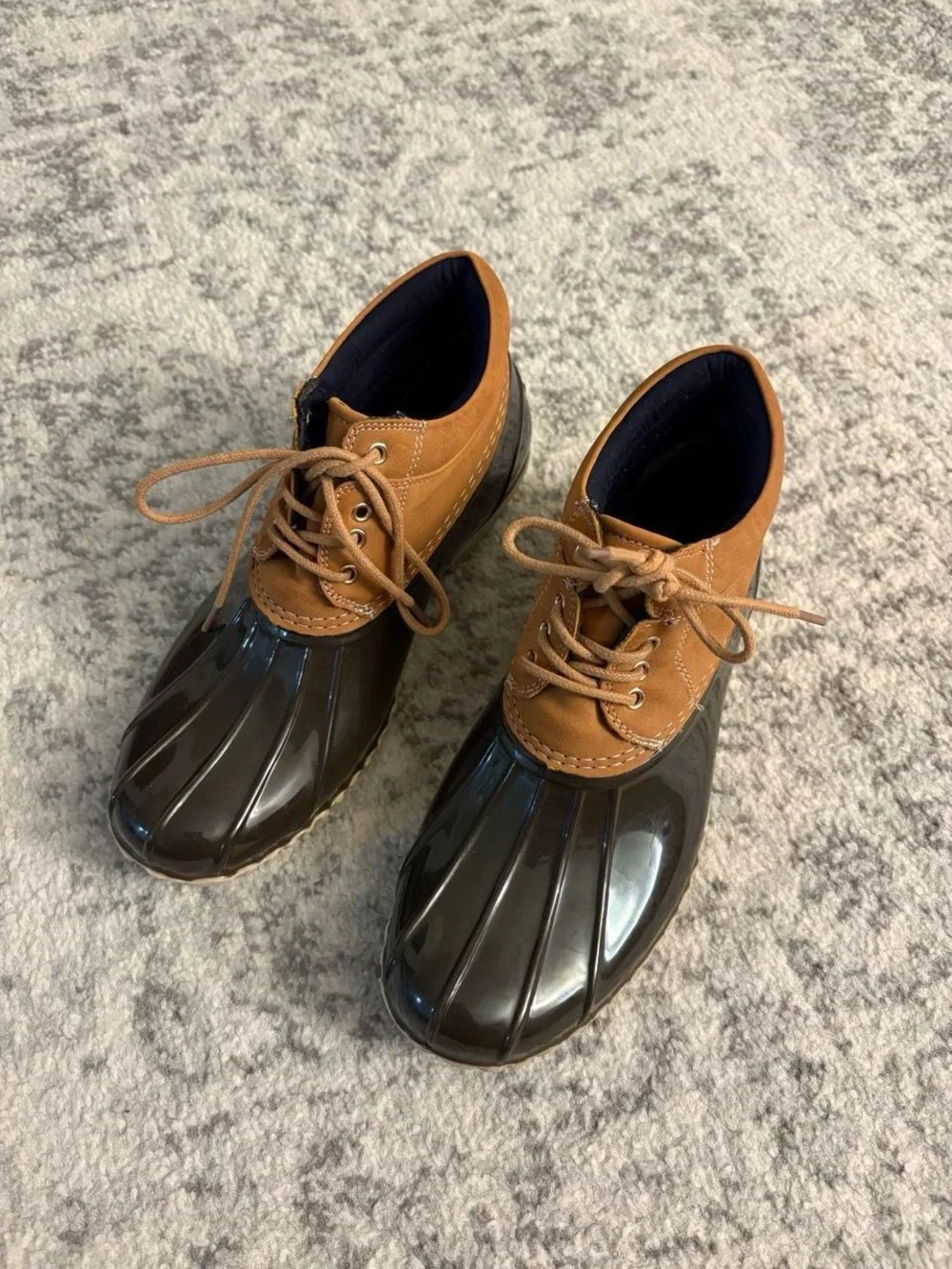 Size 8 Women’s Tommy Hilfiger Duck Boots